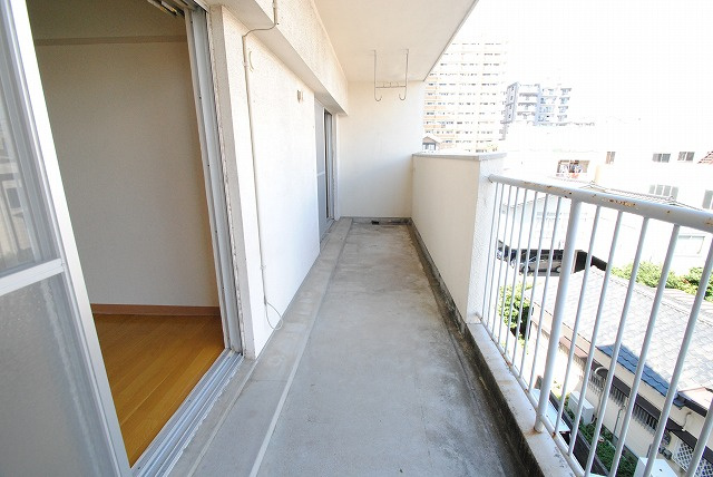 黒岩ビルのバルコニー|同建物　同タイプ　イメージ写真