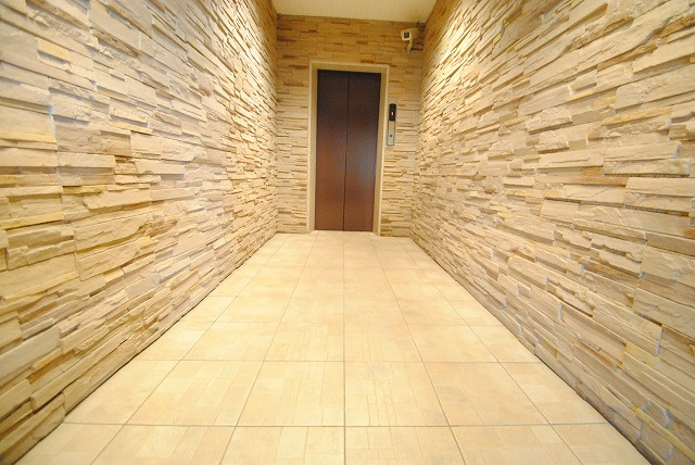 黒岩ビルのエントランス