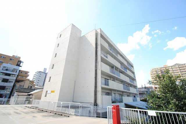 黒岩ビルの外観