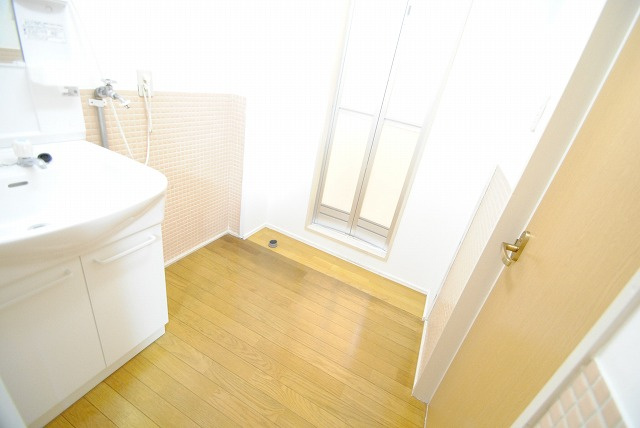 黒岩ビルの洗面所|同建物　同タイプ　イメージ写真