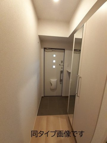 ブルーム・ネオ　Ａの玄関