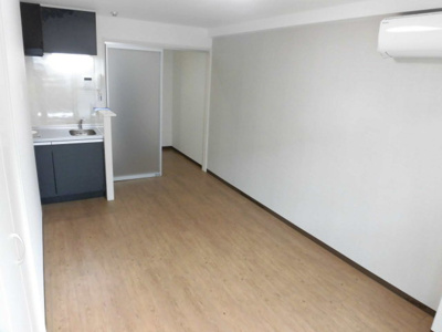 【居間・リビング】 | シティコート新大阪 | お洒落な洋室です