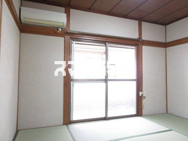 立川市高松町２丁目のアパートの居間・リビング