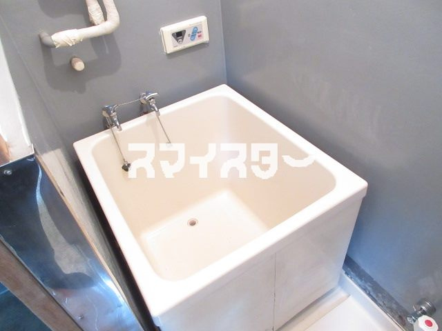 立川市高松町２丁目のアパートの浴室