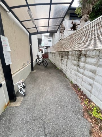 神戸市東灘区住吉東町３丁目の賃貸マンションの駐車場