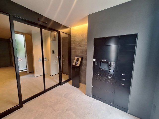 セレーノ八幡山のエントランス|★新築！耐震性、耐火性に優れた旭化成へーベルメゾン★