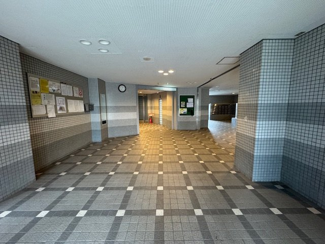 コスモ北野田のロビー