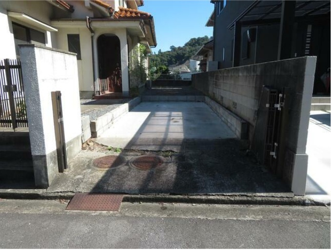 南斎院　戸建の前面道路含む現地写真