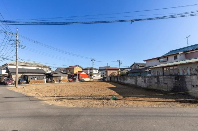 敷地面積75坪　売地　川越市石田 全2区画の前面道路含む現地写真|接道幅が広いのでお車の出し入れもラクラクです♪