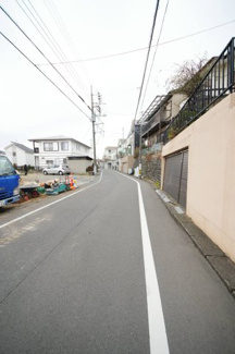 【前面道路含む現地写真】 | 【仲介手数料無料！！】日野市西平山5丁目　建築条件付き売地（全2区画）No.1区画　2590万円