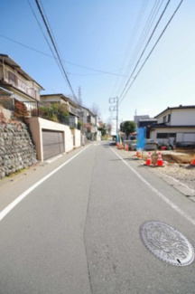 【前面道路含む現地写真】 | 【仲介手数料無料！！】日野市西平山5丁目　建築条件付き売地（全2区画）No.1区画　2590万円