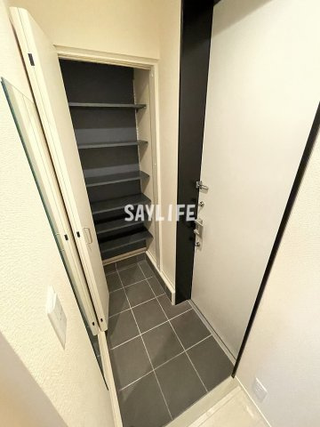 Casa de Nordの玄関|トールタイプのシューズボックスはブーツなども収納できます。