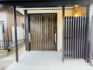 【エントランス】