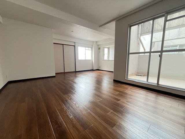 サンロード汐の宮の居間・リビング