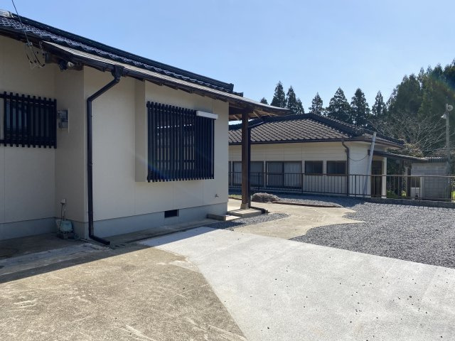 【駐車場】 | 山鹿市城 | ☆駐車場拡張により車3台駐車可能☆