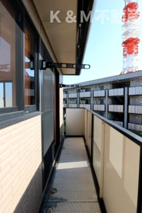 セレニティーホームズCのバルコニー|開放的で明るい空間を演出してくれるバルコニーです