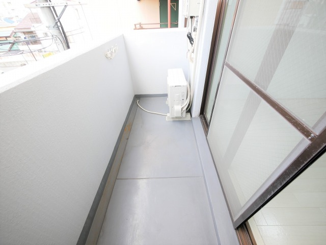 JMRレジデンス新大阪のバルコニー