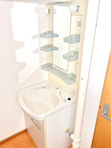 浜町マンションの独立洗面台