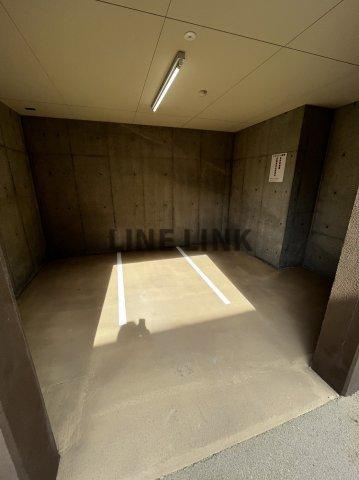 エルベコート東寺の駐車場