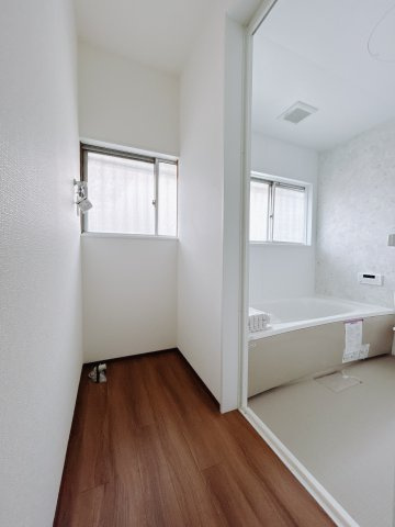 【中古戸建】高崎市新町の独立洗面台|■洗面室