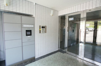 【エントランス】 | 落ち着いたエントランスです