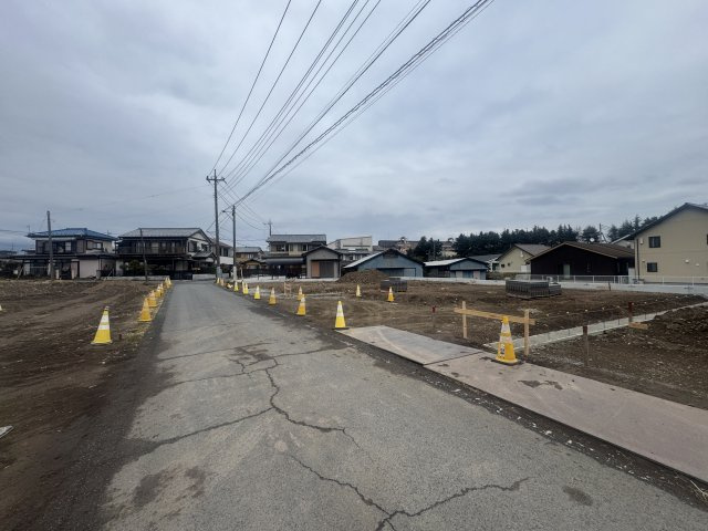 新築　渋川市石原第3　クリエートの家　2号棟の前面道路含む現地写真|現地写真　西側道路　約6.5ｍ