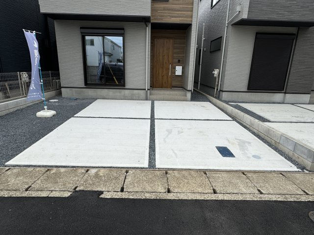 市川市八幡６丁目新築戸建【北方小学校：9分】の駐車場|1号棟駐車スペース・並列２台駐車可