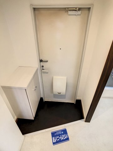 フレグランスコスモスAの玄関