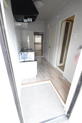 吉本ハイツの玄関