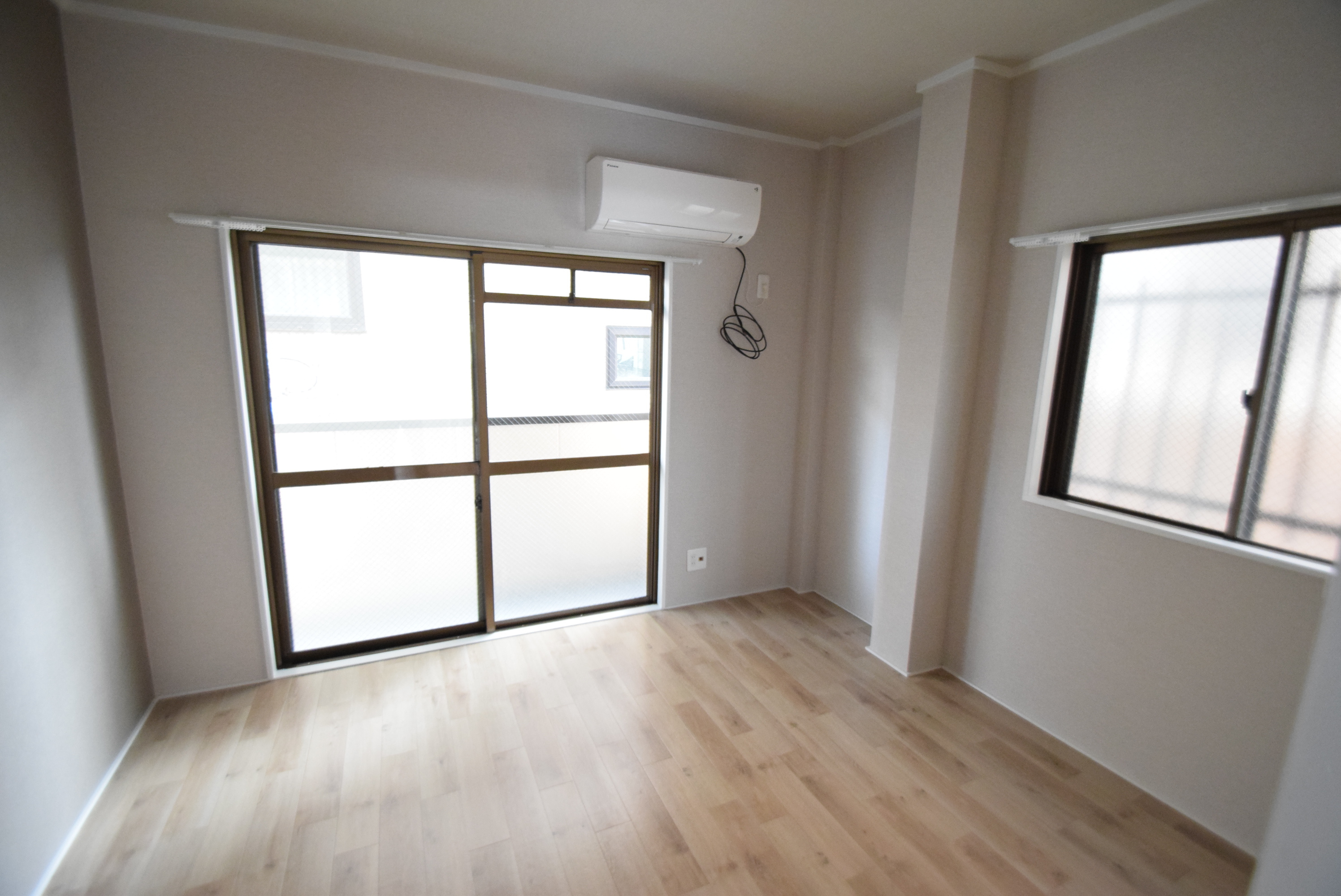 吉本ハイツの居間・リビング