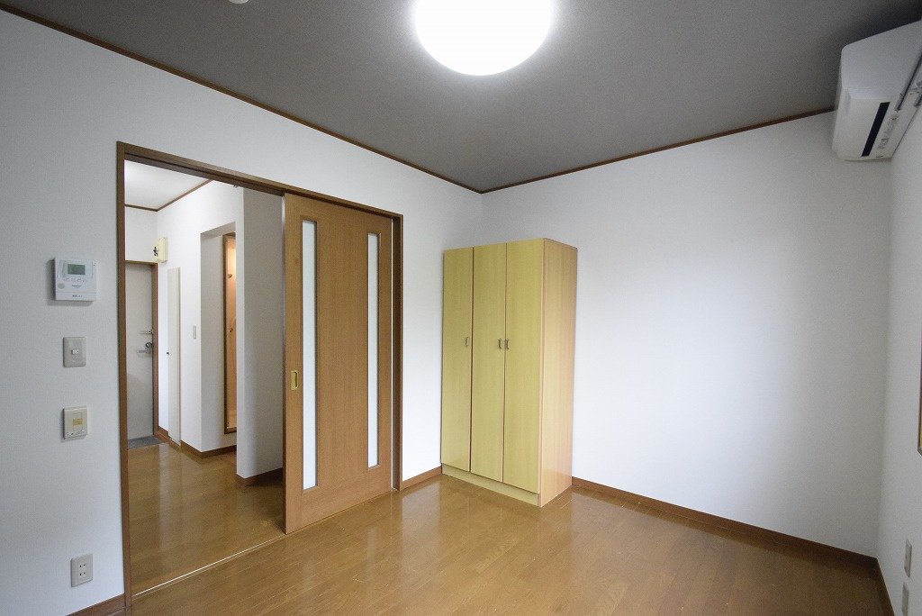 針ヶ谷コーポの洋室