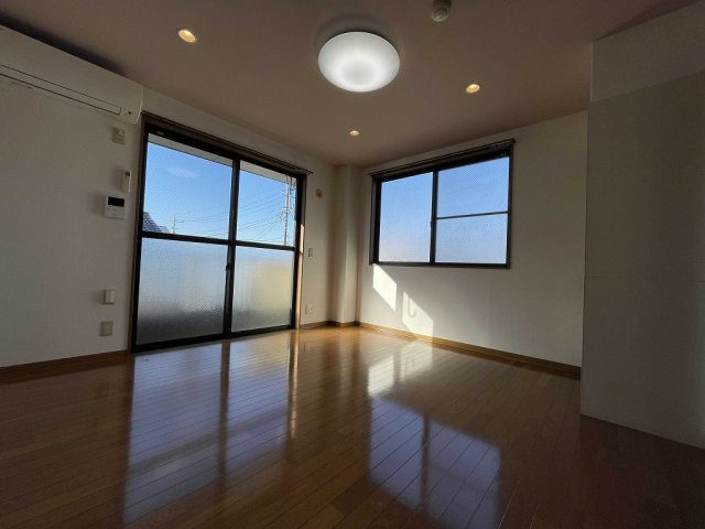 ライフタウンハイツⅡの居間・リビング