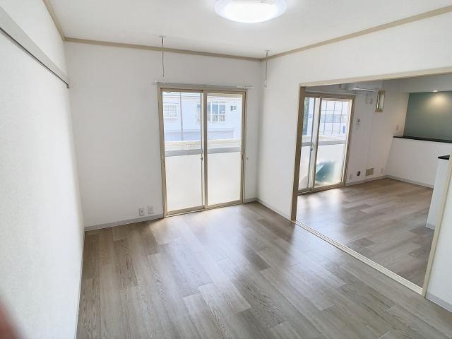 フレグランスピュアの居間・リビング