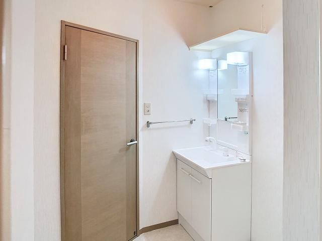 ファミーユロージェBの洗面所