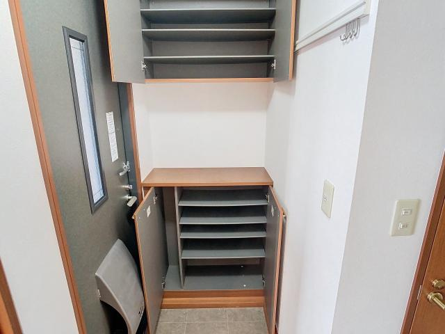 シャーメゾン北町B棟の玄関