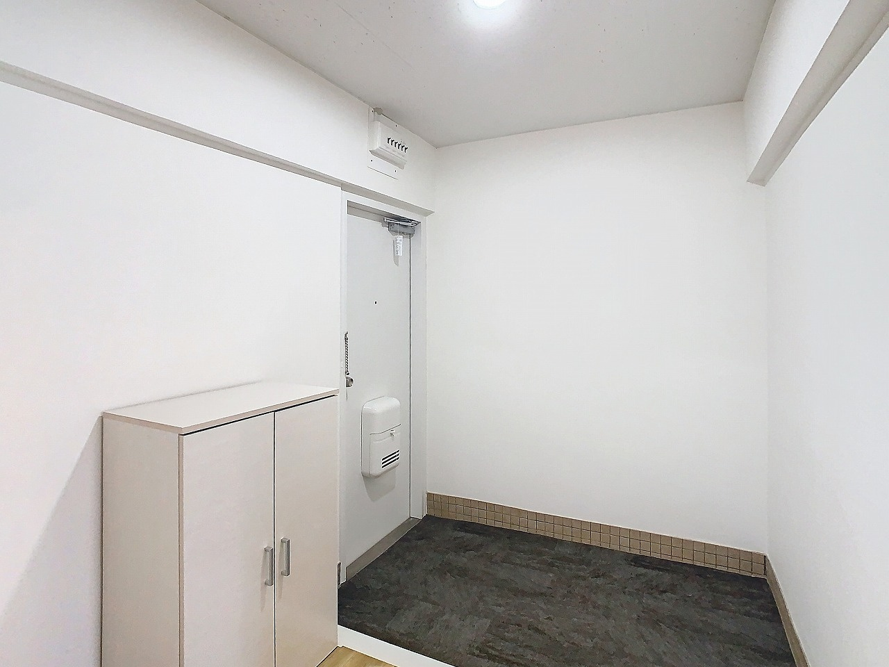 メゾンセントの玄関