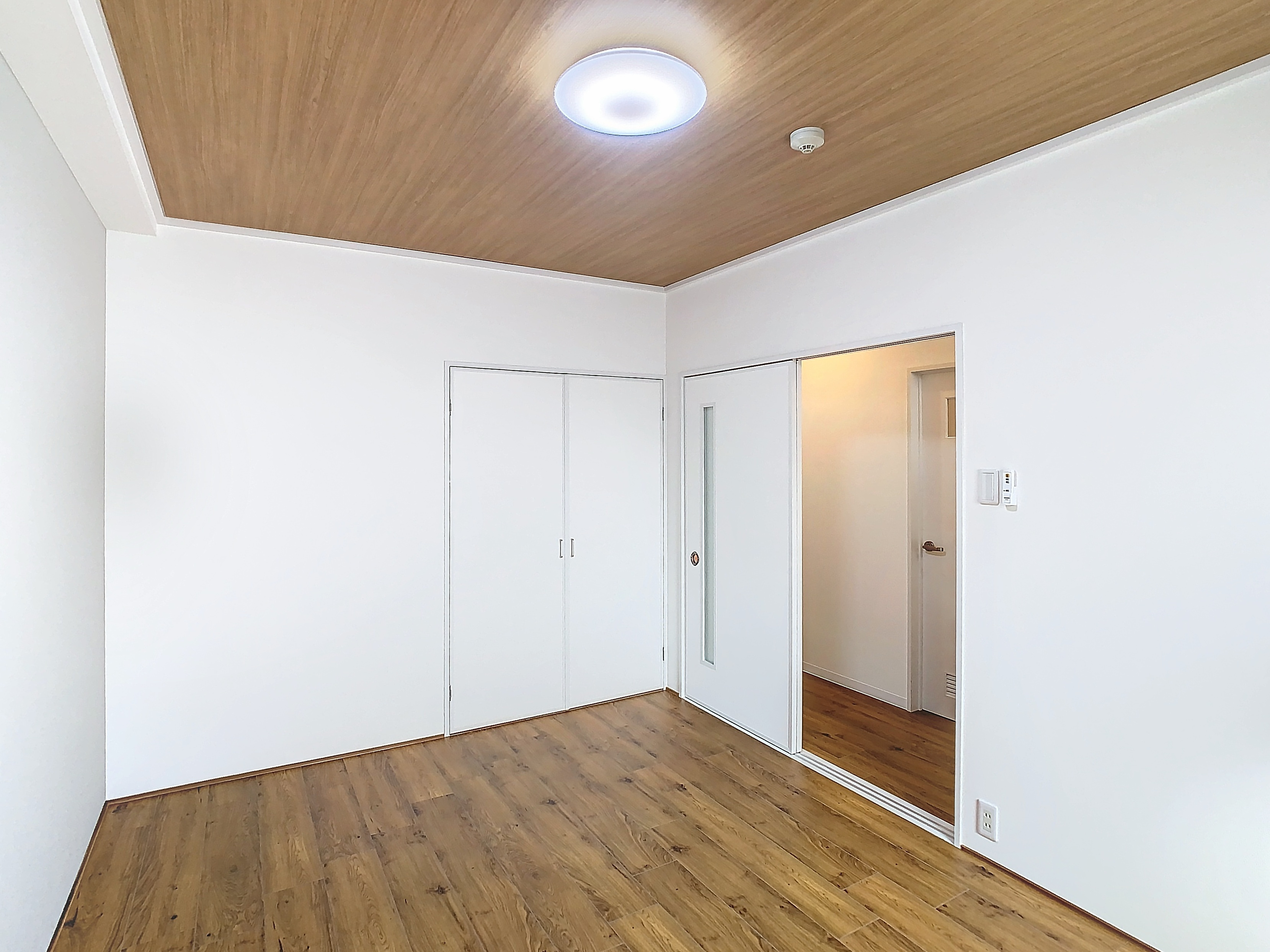 サウスコートいせき