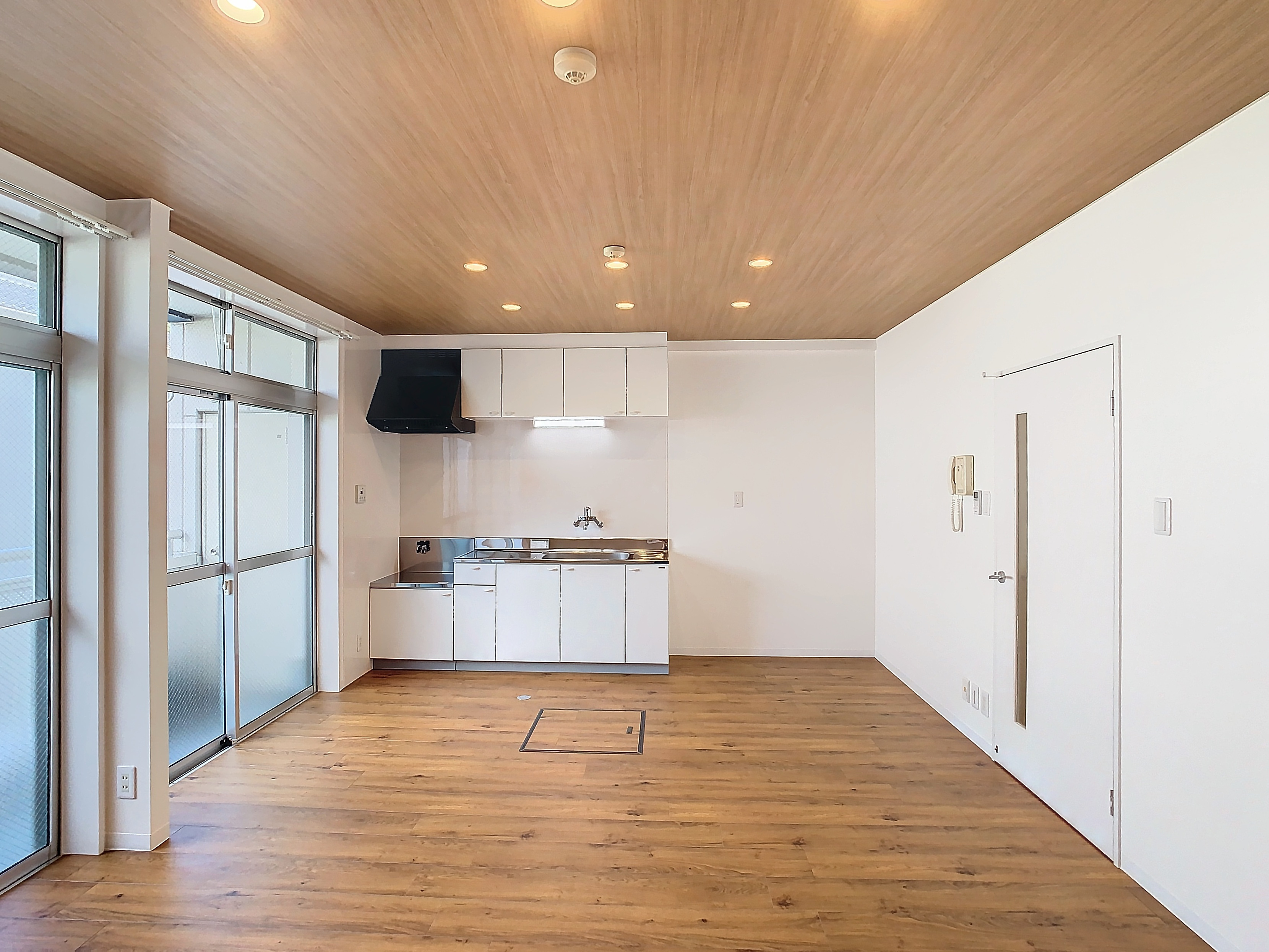 サウスコートいせき