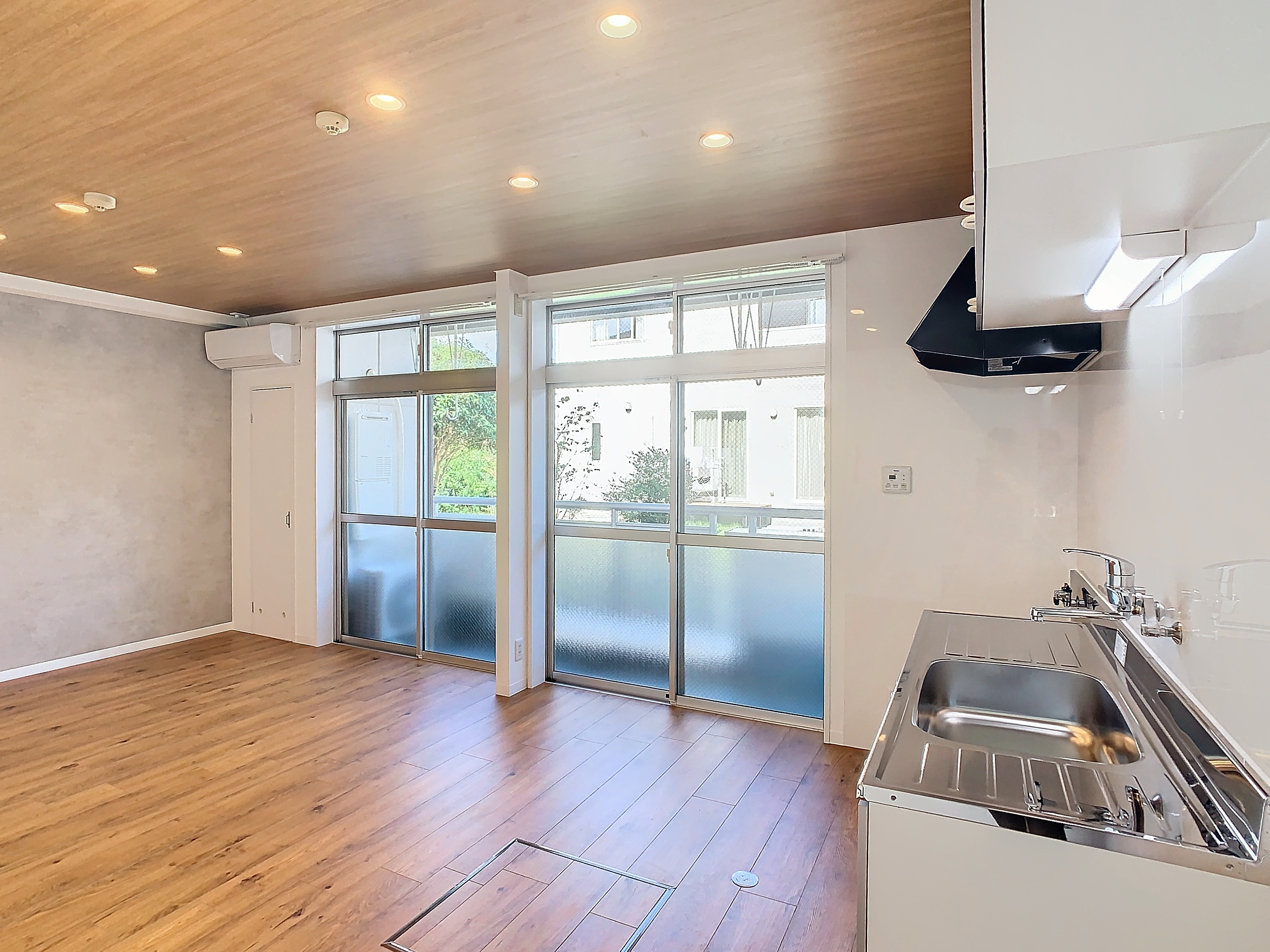 サウスコートいせき