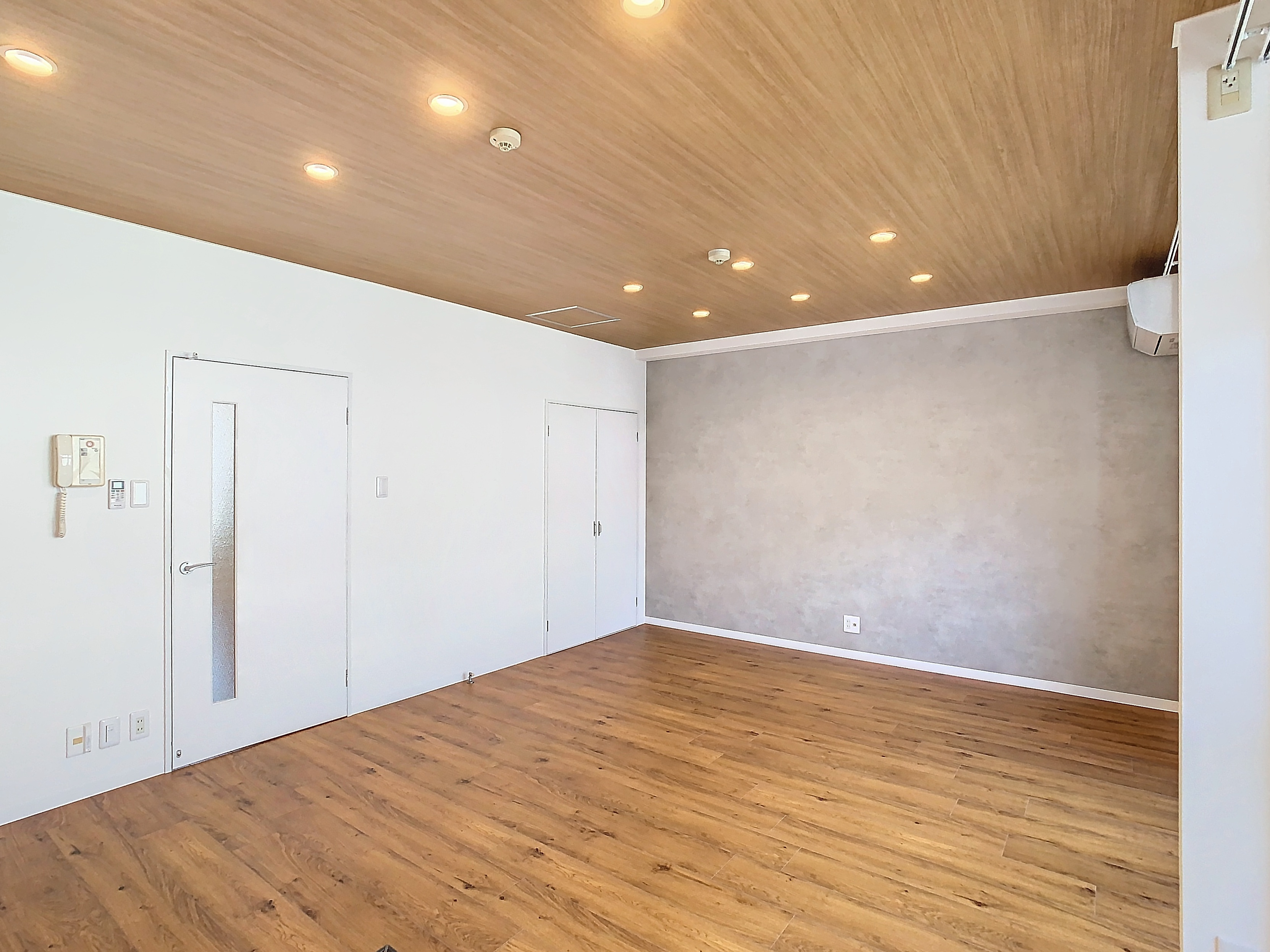 サウスコートいせき