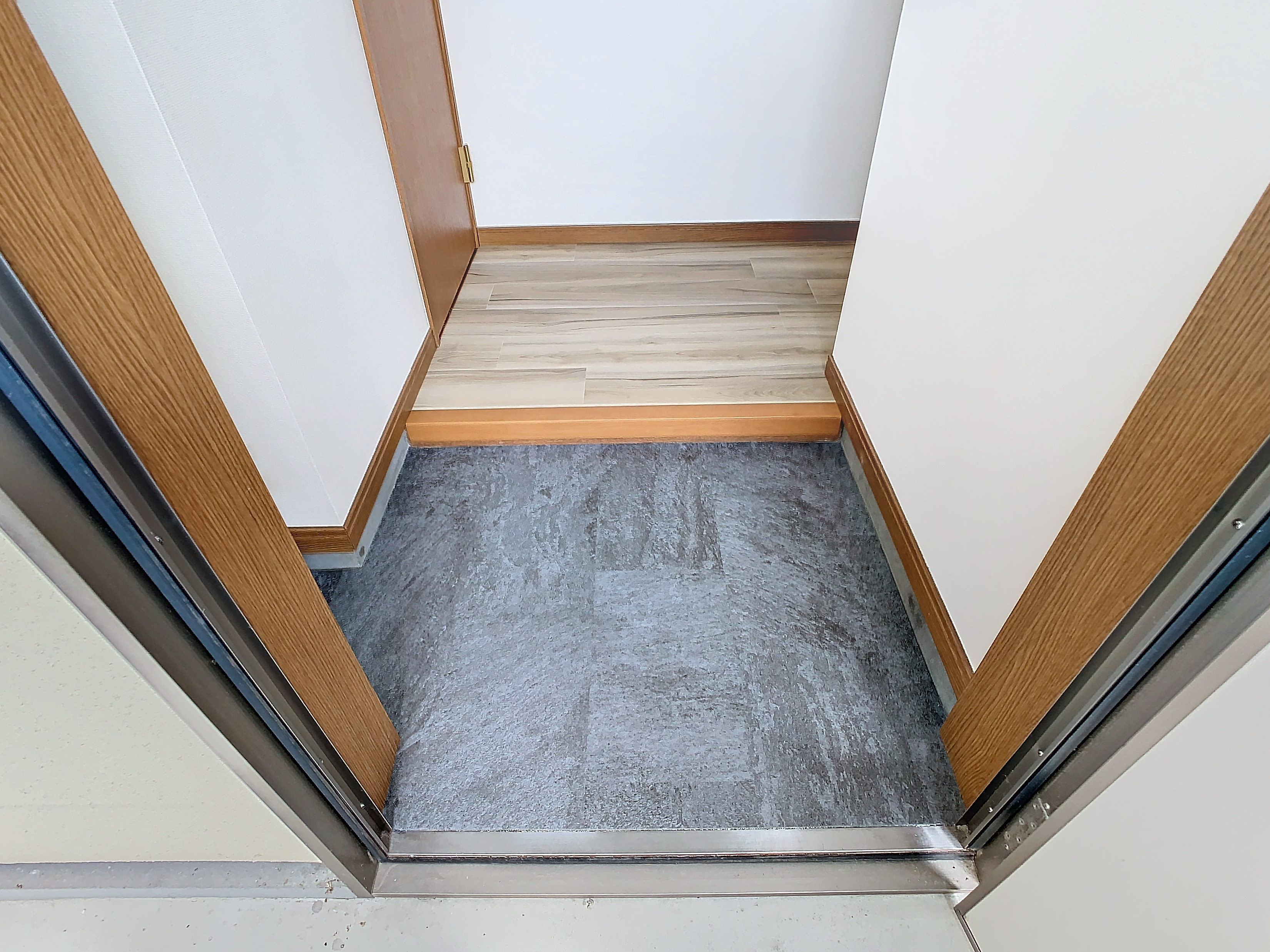 エクス・アンの玄関