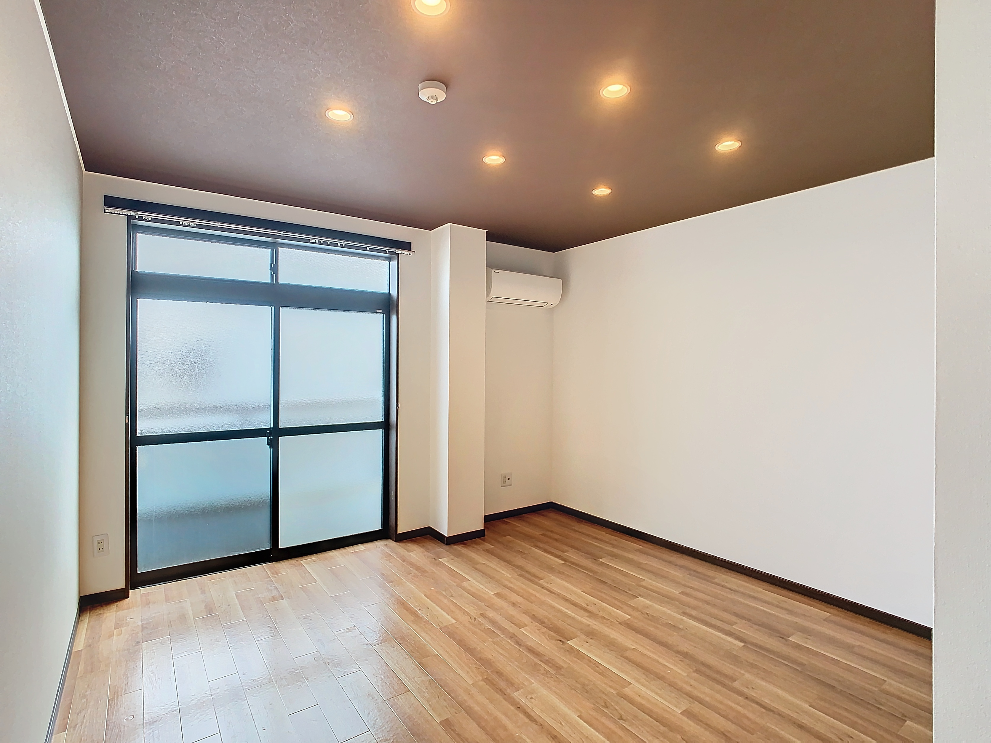 ブライトネスハウス