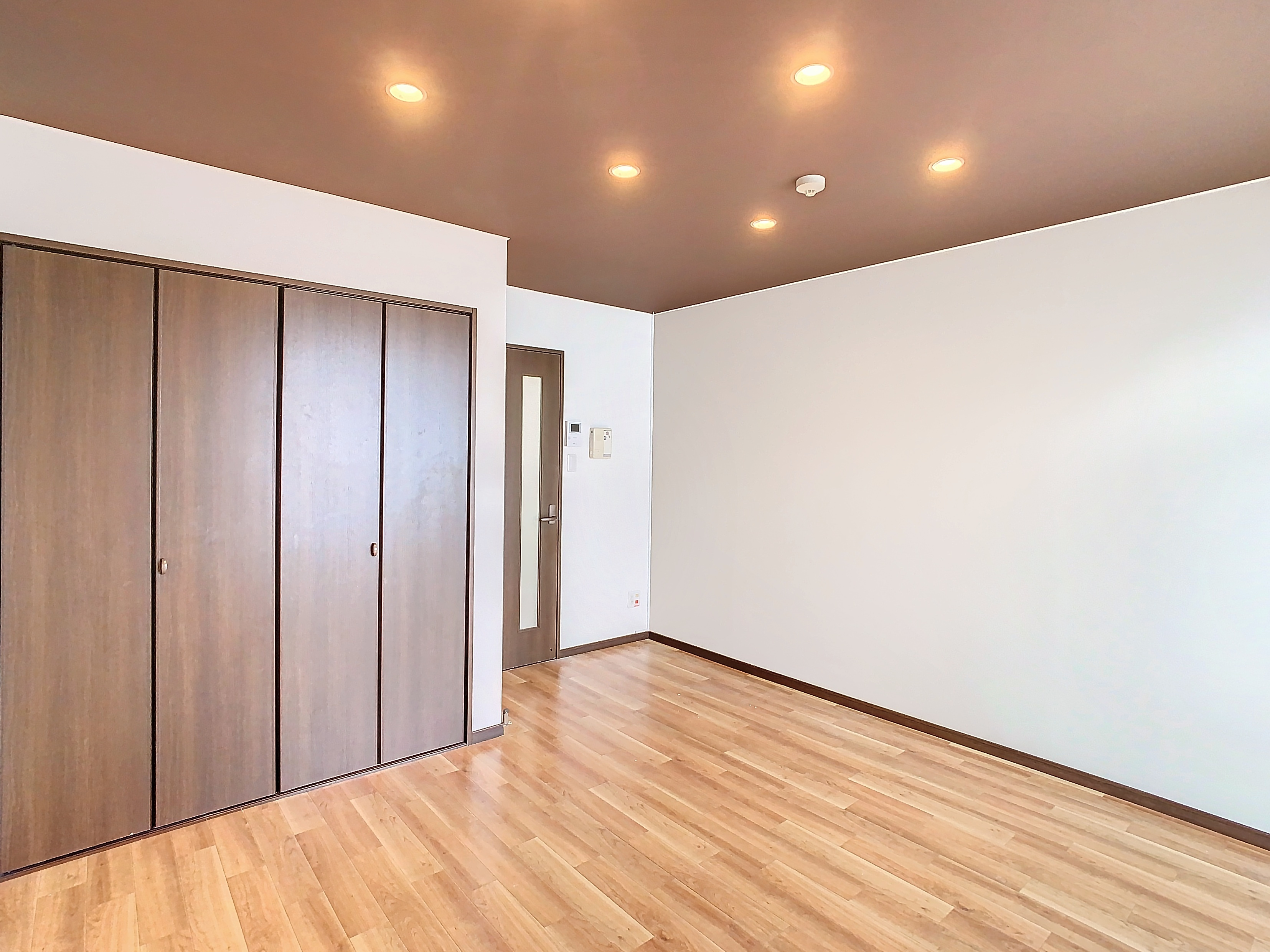 ブライトネスハウス