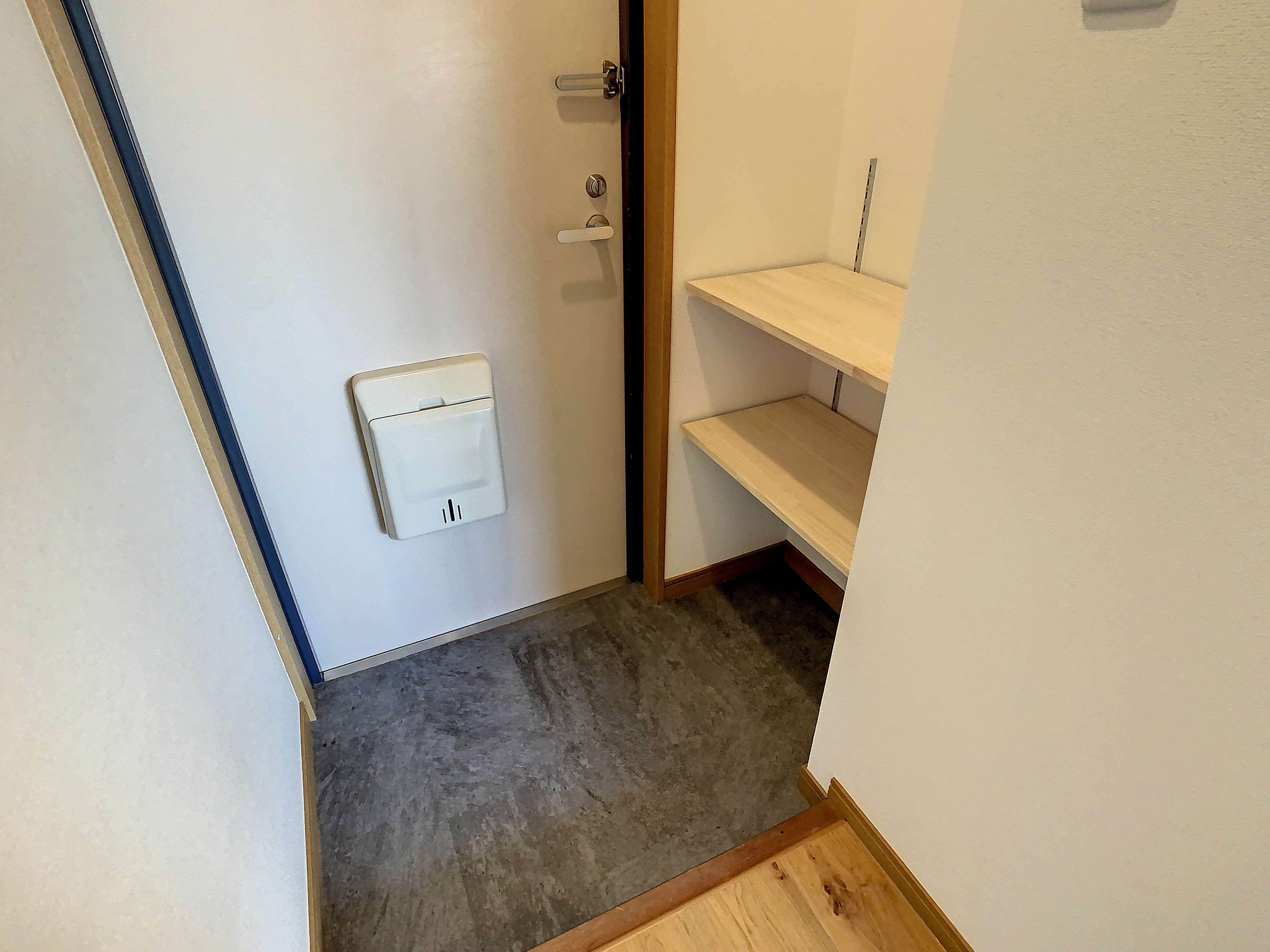 オークヒルズの玄関