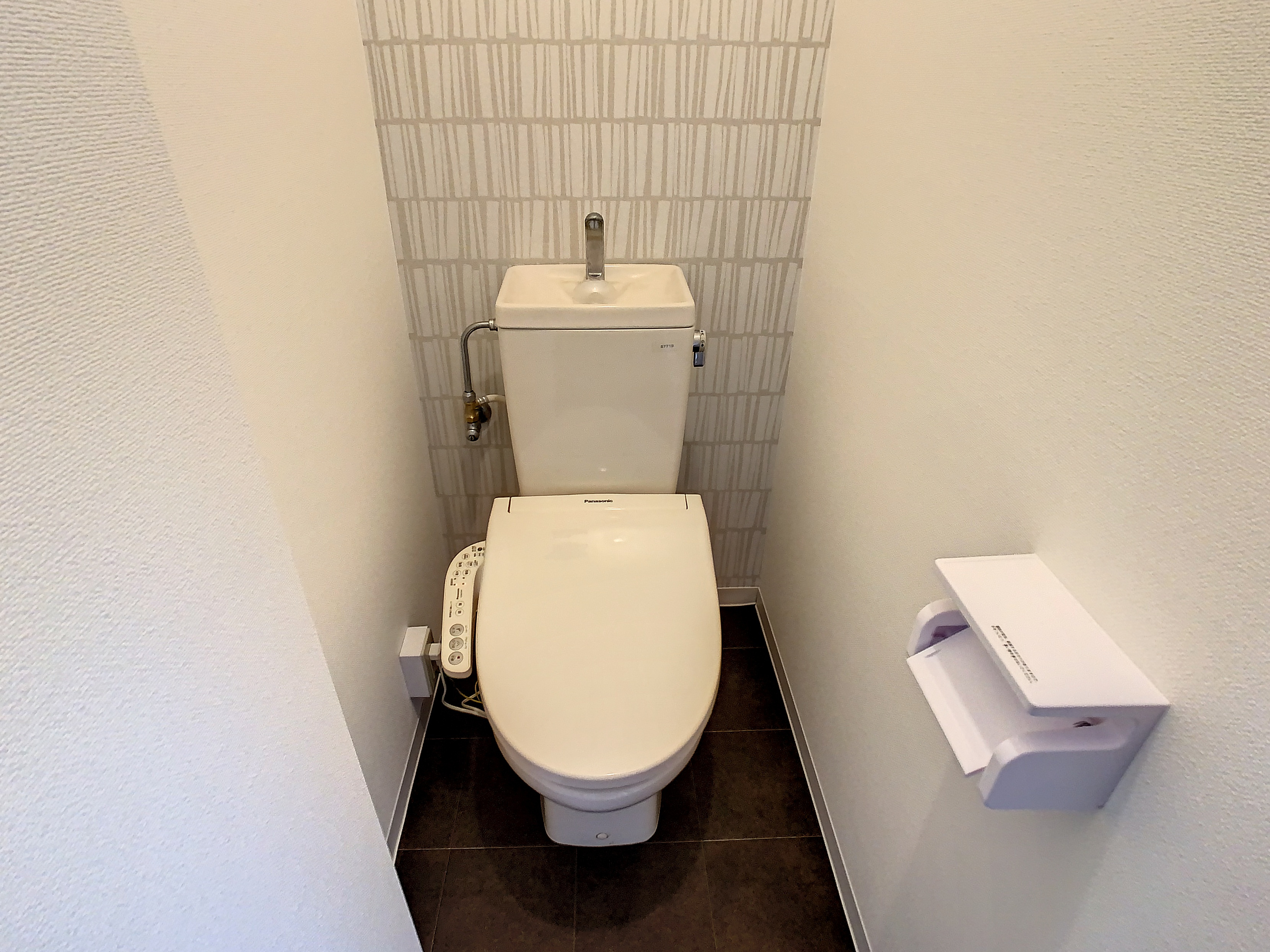 ローズヴィラ湖山102