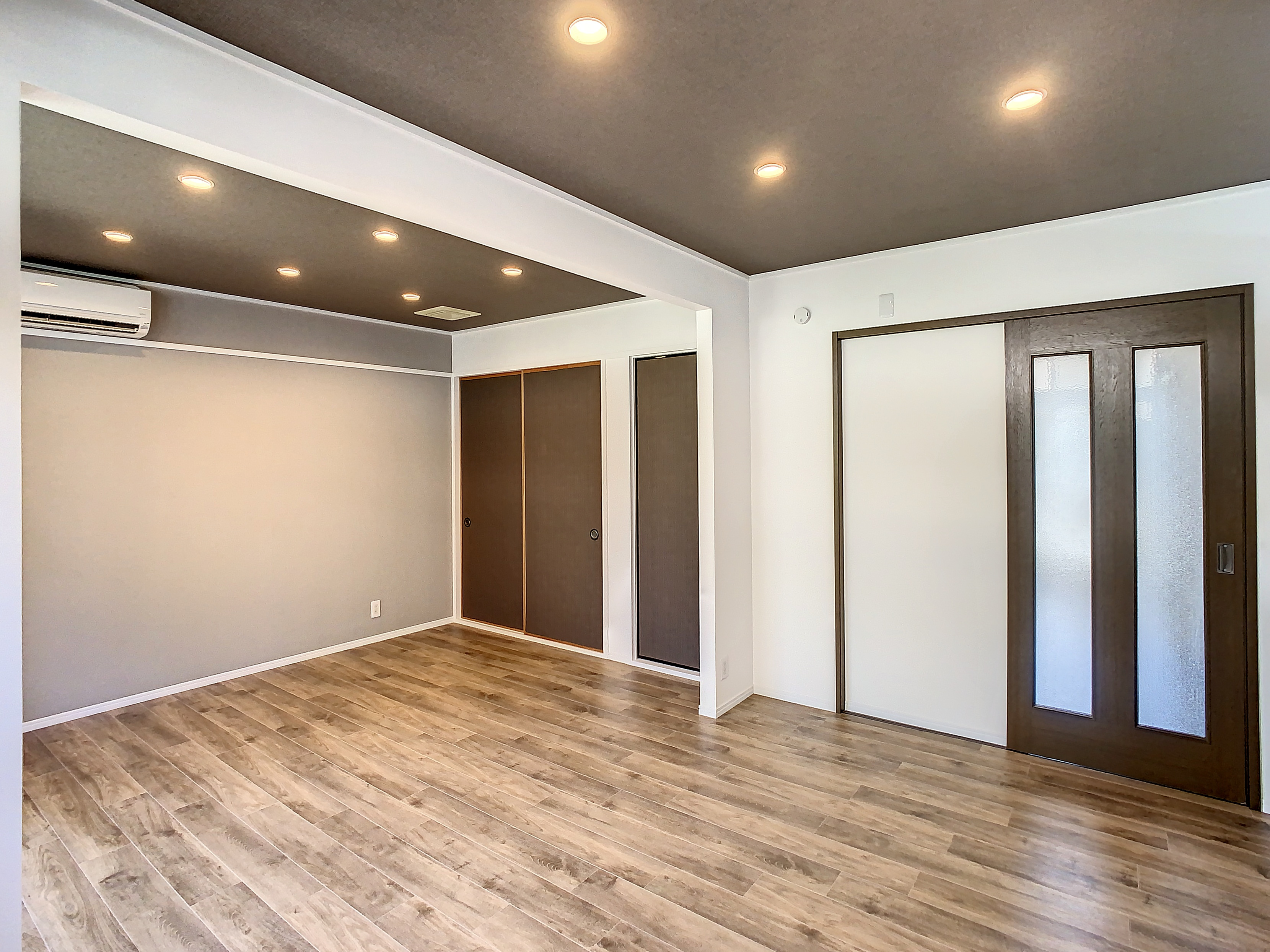 ローズヴィラ湖山102