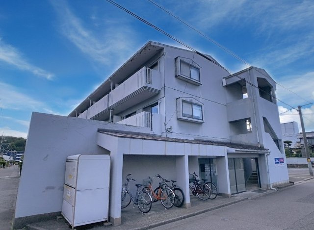 コスモシティーの外観