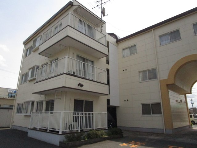 ハイツいせきD棟の外観