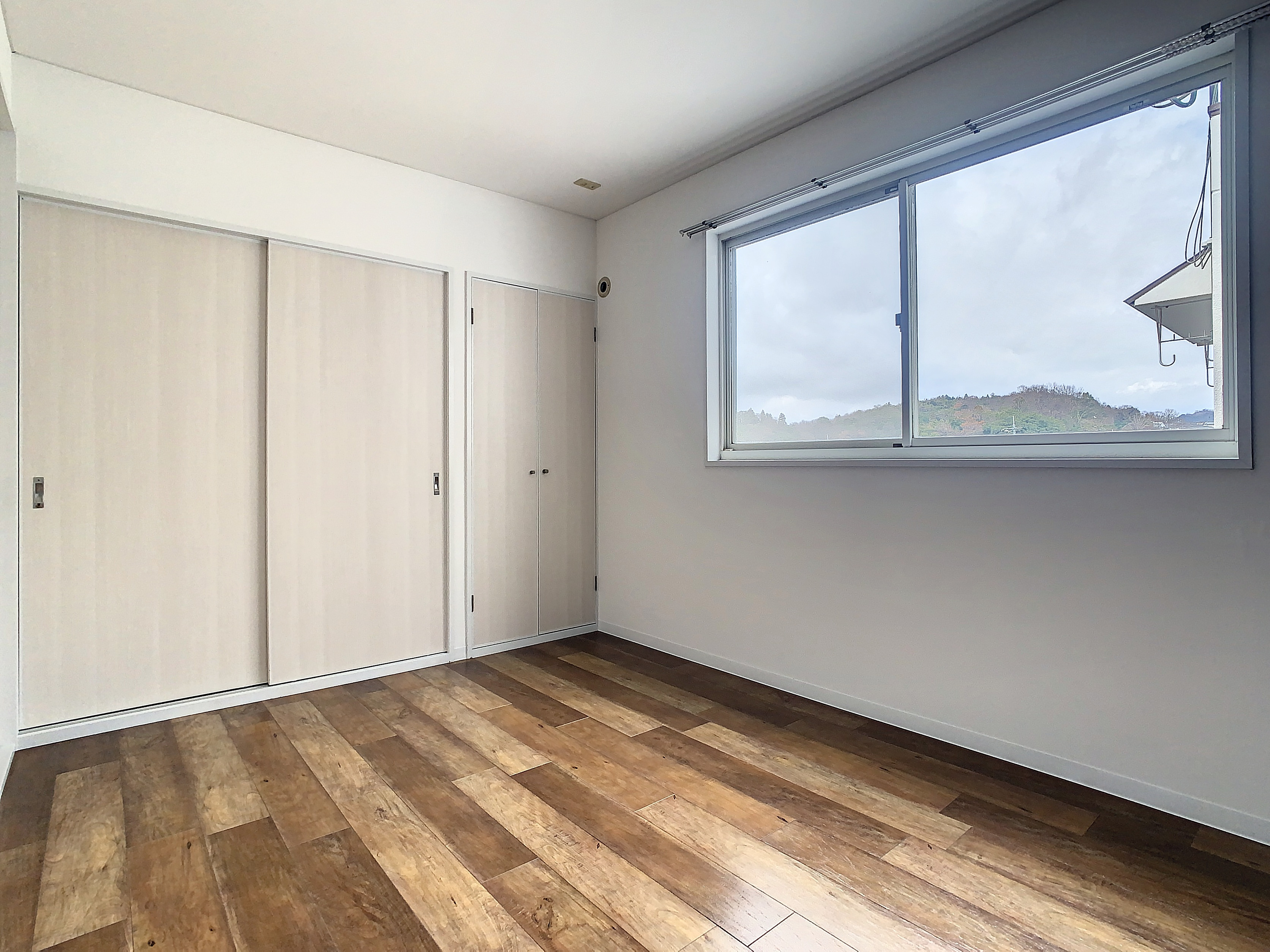 ハイツいせきD棟の洋室