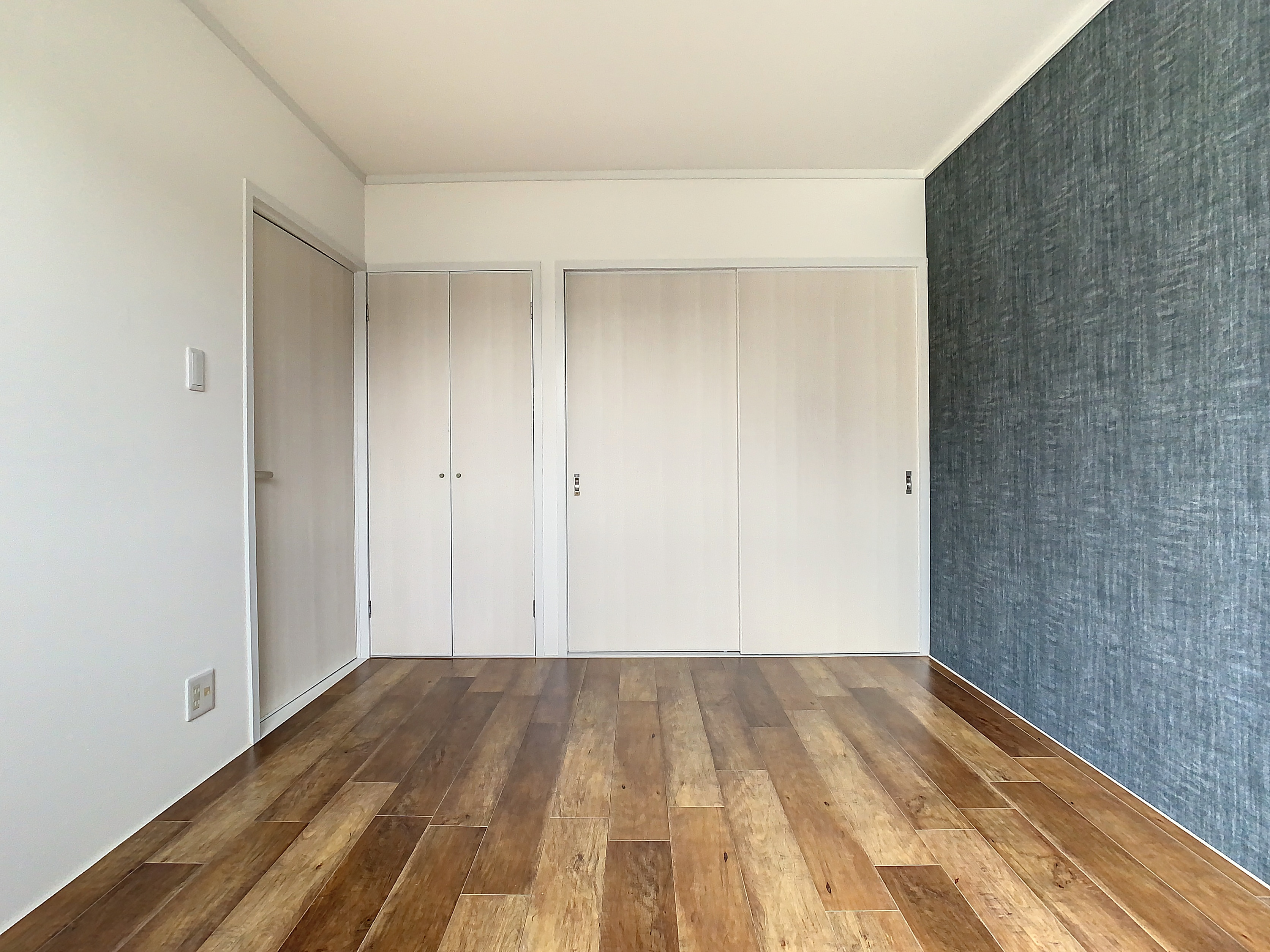 ハイツいせきD棟の居間・リビング